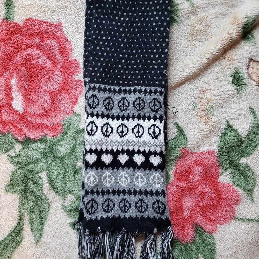 Black/Grey/White ☮ Peace sign Scarf